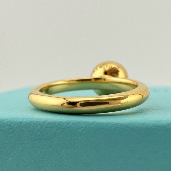 Tiffany & Co. 8mm Hardwear Ball Ring in 18k Yellow Gold, Retired - Picture 6 of 7